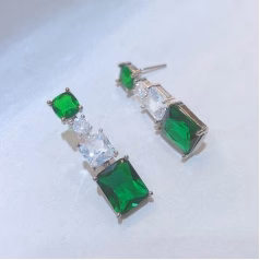 Imitation emerald earrings — Twinkles For You