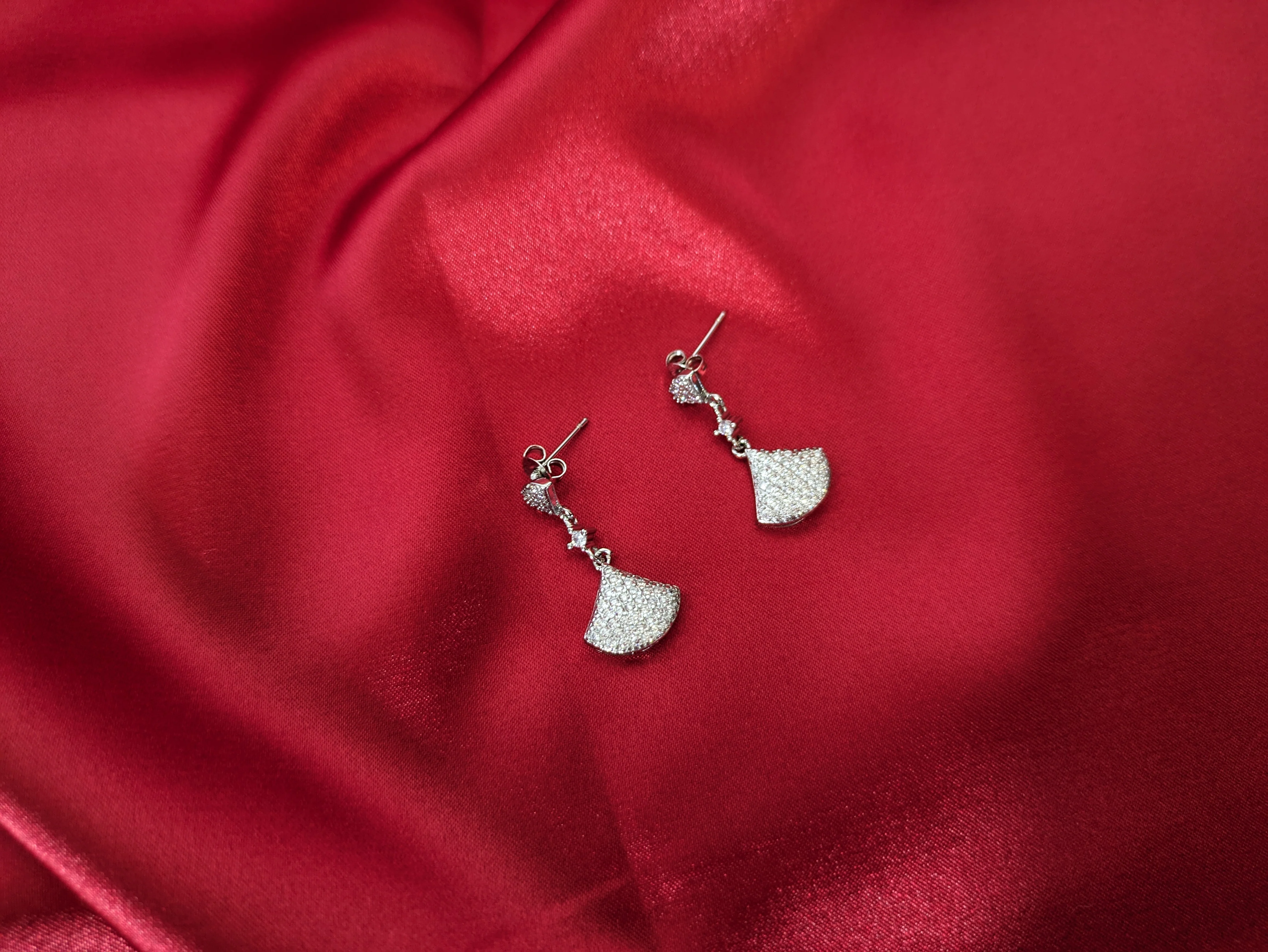 Scallop skirt earrings — Twinkles For You